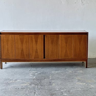 Small American of Martinsville Mid Century Modern Credenza / Media Stand w/ brass accents 