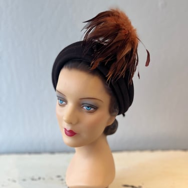 She Was Ready to Take Mahattan - Vintage 1940s Chocolate Brown Wool Felt Bonnet Hat w/Rust Feather Puff 