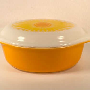 Pyrex Daisy #043 Casserole 