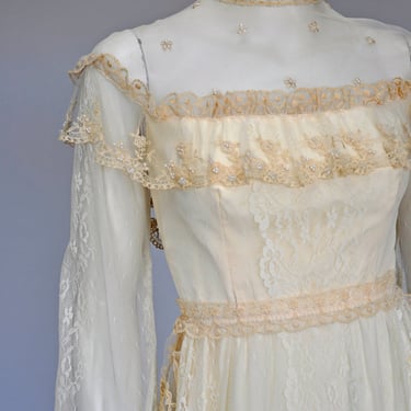 vintage 1970s does Edwardian ivory lace wedding dress XXS/XS 