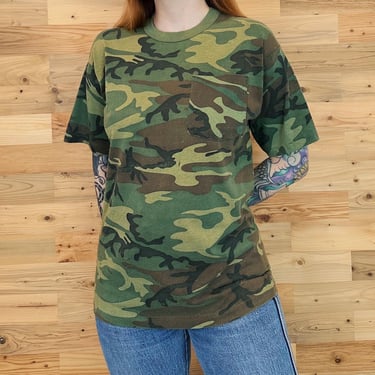 Vintage 80's Camouflage Print Thrashed Pocket Tee Shirt T-Shirt 