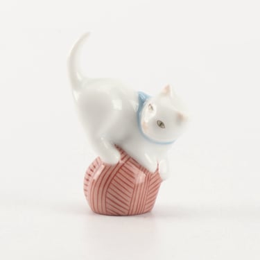 Miniature Herend porcelain Cat figurine Hungarian porcelain hand painted Naughty kitten 