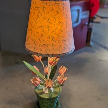 Vintage Floral Lamp.