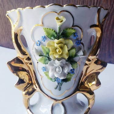Vintage porcelain Capodimonte 22kt gold small Oval Flower vase 
