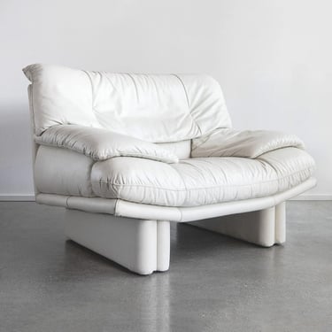 Vintage Nicoletti Salotti Italian Leather Chair circa 1970 in Gorgeous Cream | Postmodern, Mid Century | Made in Italy 