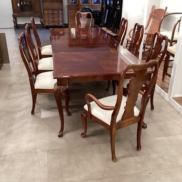 Cherry Thomasville Dining Set