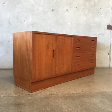 Mid Century Modern Credenza / Sideboard by Paul Hundevad Made in Denmark