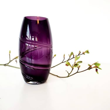 Vintage Blown Glass Amethyst Swirl Vase 