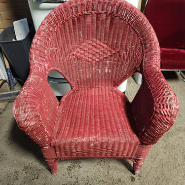 Red Wicker Chair 31.5 x 37 x 27.5