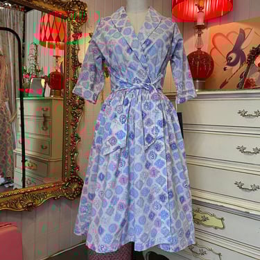 vintage 1950s novelty print cotton wrap dress loungees med alphabet full house 