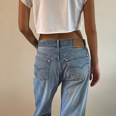 31 Levis 501 vintage jeans / vintage light wash faded soft frayed high waisted button fly baggy boyfriend red tab Levis 501 jeans USA | 31 