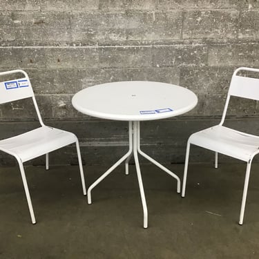 Cafe Table w/ Two Chairs (Seattle)