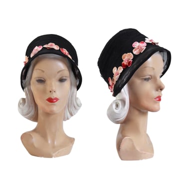 1920s Black Cloche Hat with Pale Pink Velvet Flowers - 1920s Cloche - 1920s Womens Hat - 1920s Spring Hat - 1920s Black Hat - Antique Cloche 
