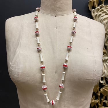 1960s necklace, red and white, mod style, vintage necklace, long beaded, 1960s accessories, mrs maisel style, mad men, mid century jewelry 