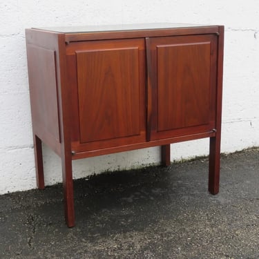 1960s Jack Cartwright for Founders Slate Top Nightstand End Bedside Table 5085