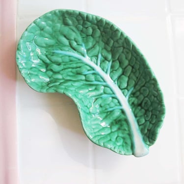 Vintage Portuguese Green Leaf Kale Dish - 1970s Salad Cabbage Plate - Ring Jewelry Holder - Quirky Home Decor Gift - Majolica 