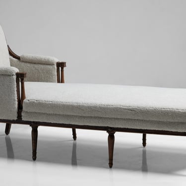 Extra Long Daybed / Lounge in Faux Shearling