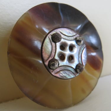 Button pearl with steel 