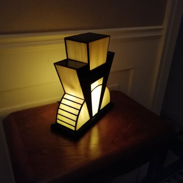 Tiffany Stained Glass Art Deco Lamp 