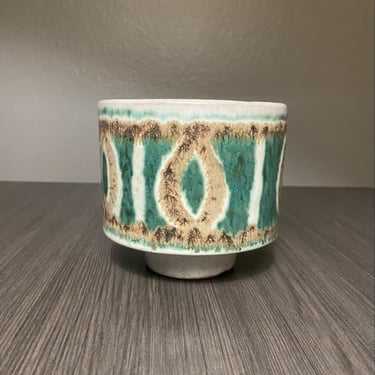 Vintage Stoneware Planter With a Decorative Pattern. Made in USA 1960s 