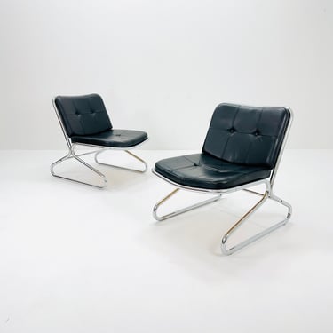 Mid century Bauhaus tubular lounge Chair black leather Italy 1980s 