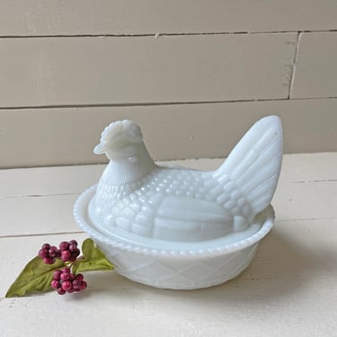 Vintage Westmoreland Milk Glass Hen On Nest, Nesting Hen // Rustic, Farmhouse, Cottagecore Nesting Hen // Perfect Gift 