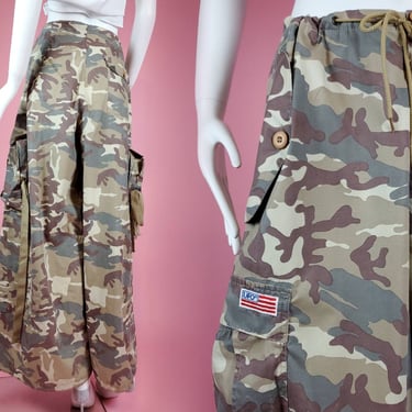 Vintage UFO rave pants. 90s alt. club skater punk goth grunge streetwear. Camo cargos. Extreme wide legs. Drawstring. 34x29 Mens 