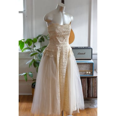 Vintage Wedding Dress - Tea-Length - 1950s Prom - Formal - Lace, Tulle - Cream, Off White, Strapless, Sweetheart 