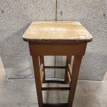 Vintage Wooden Stool 15.75 x 15.75 x 28.5