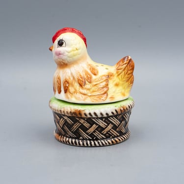 Ceramic Hen on a Nest | Vintage Salt or Pepper Shaker 